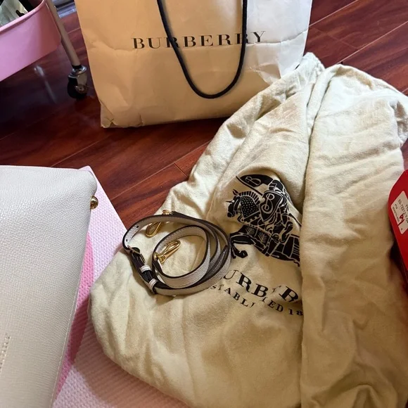 Burberry Beige Leather bag